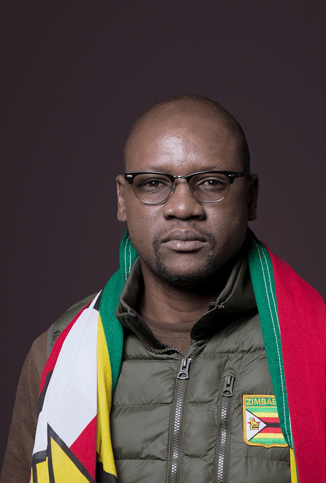 Флаг Зимбабве и трагедия пастора: отрывок из книги Энн Эпплбаум